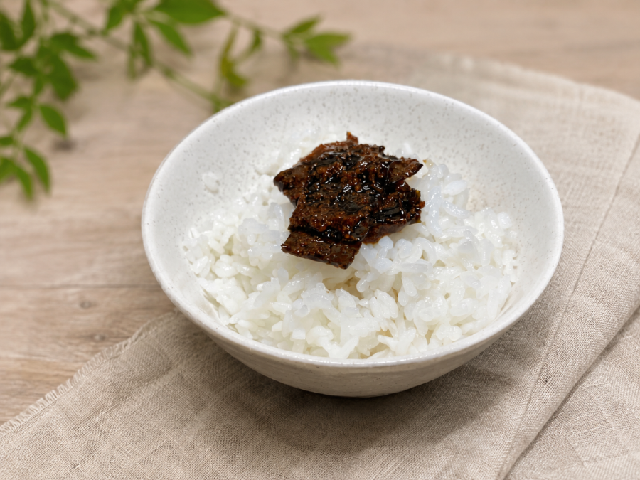 こもち昆布をご飯にのせたイメージ